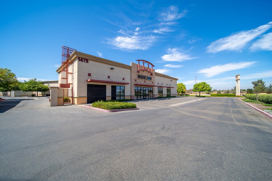 Primary Photo Of 1475 Moffat Blvd, Manteca Warehouse For Lease