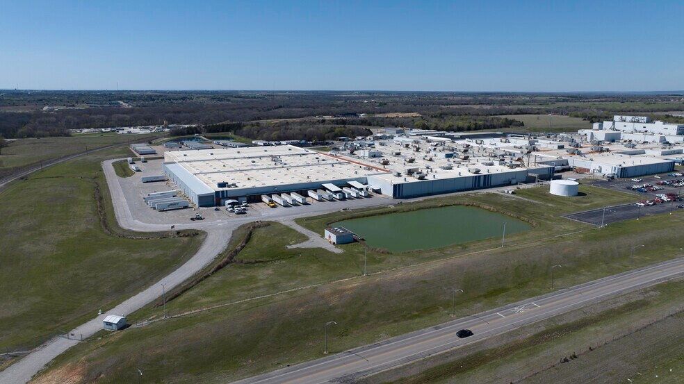 More Photos Of 1101 Michelin Rd, Ardmore Manufacturing For Sale