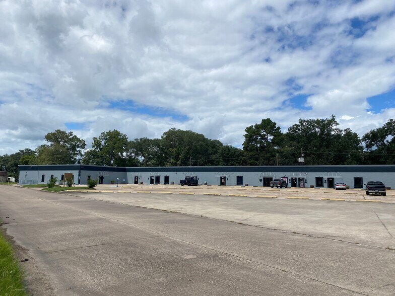 More Photos Of 5550 Eastex Fwy, Beaumont Unknown For Lease