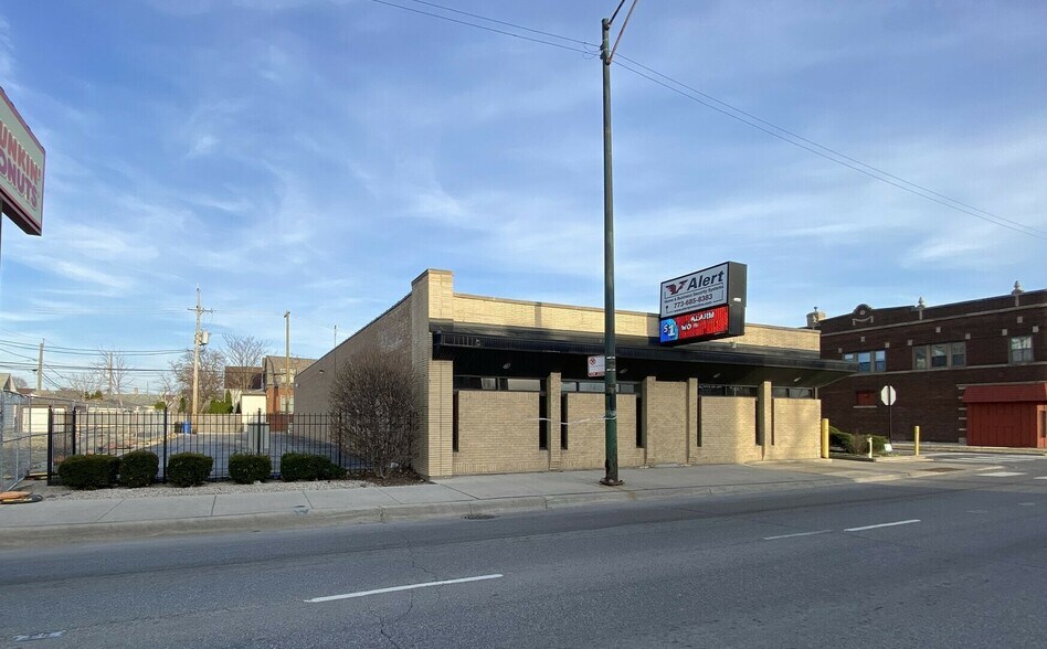 More Photos Of 3833 N Cicero Ave, Chicago Office For Lease