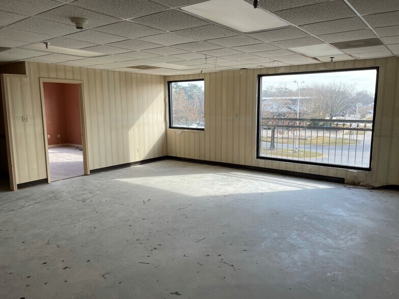 More Photos Of 5830 S Sherwood Forest Blvd, Baton Rouge Freestanding For Lease