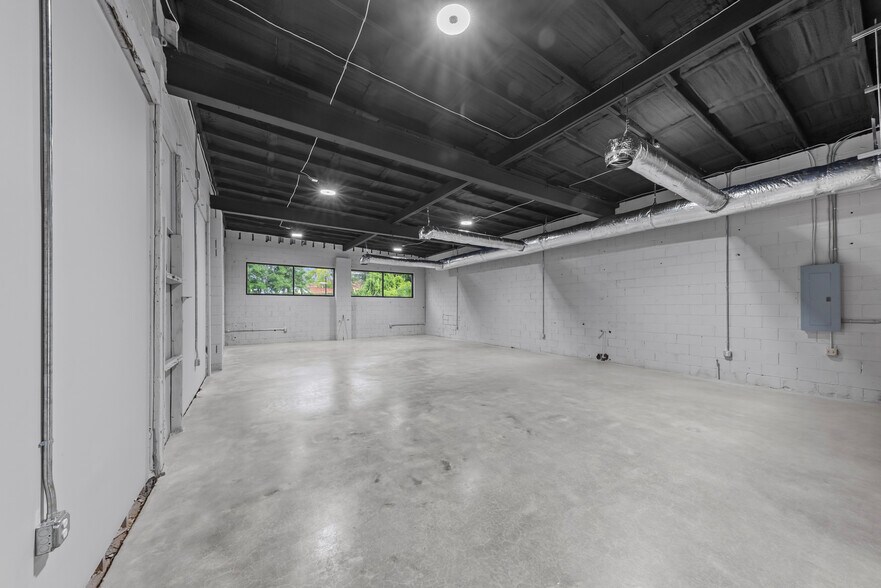 More Photos Of 4800 Lamb Ave, Union Point Service For Sale