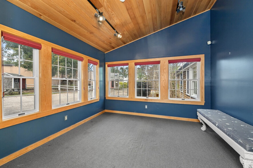 More Photos Of 11 Maple St, West Newbury Office For Sale