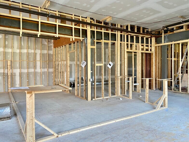 More Photos Of 103 Bellevue Ave, Newport Restaurant For Lease