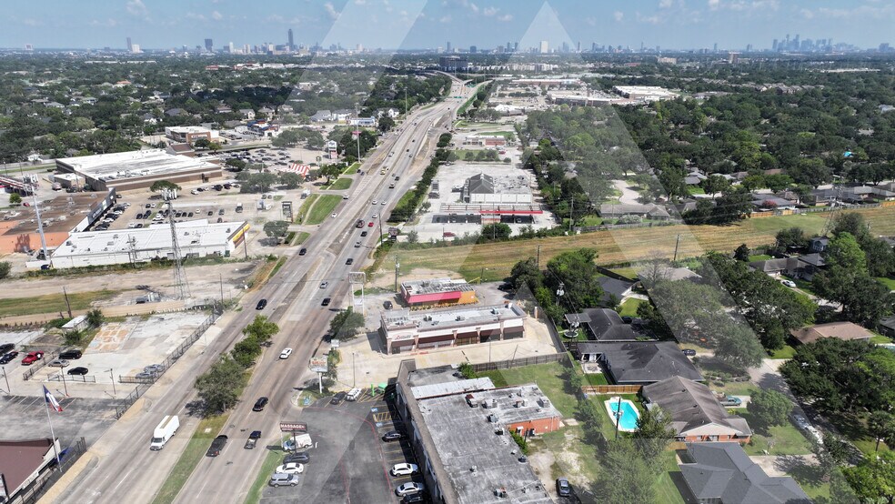 More Photos Of 10519 Post Oak Rd, Houston Freestanding For Lease