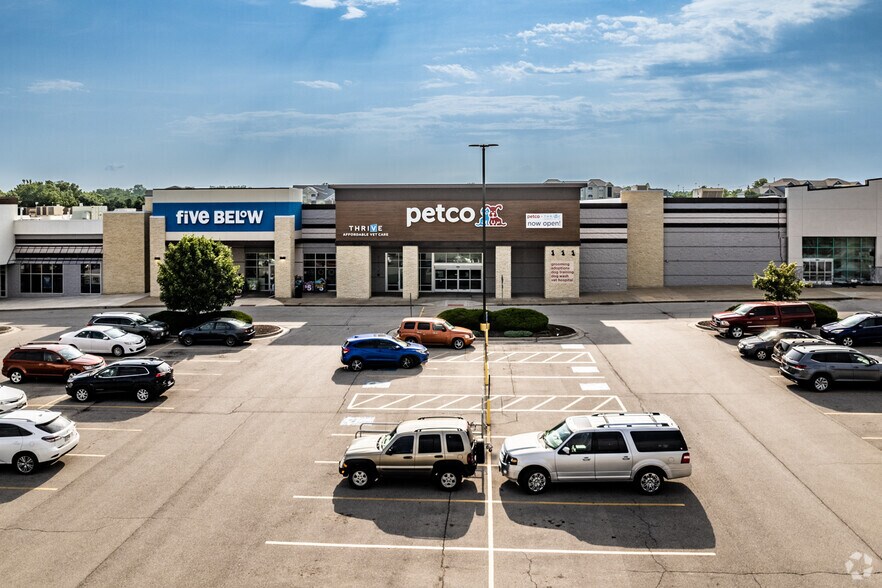 More Photos Of 8420-8660 N Madison St, Kansas City Unknown For Lease