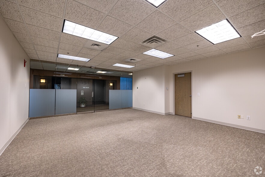 More Photos Of 651 Perimeter Dr, Lexington Office For Lease