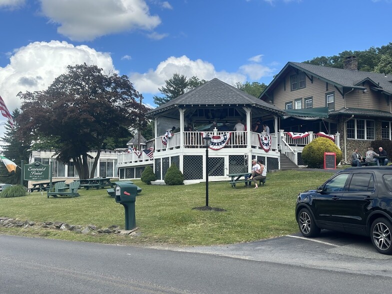 Primary Photo Of 40 Sterling Rd, Greenwood Lake Restaurant For Sale