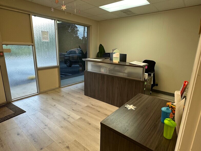 More Photos Of 1401 Applewood Dr, Dalton Medical For Lease