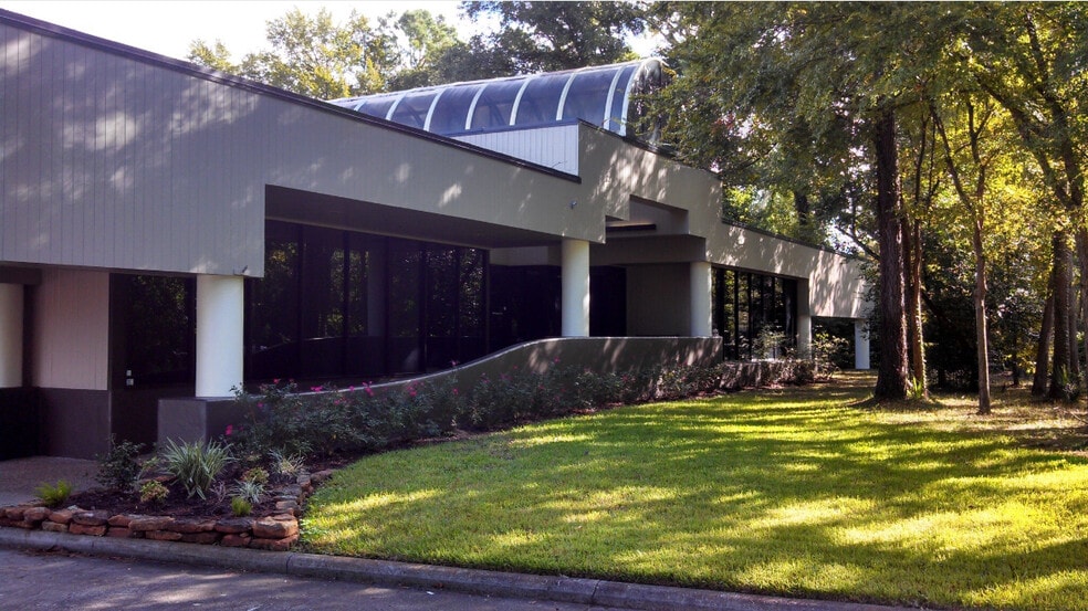 More Photos Of 1849 Kingwood Dr, Kingwood Office For Lease