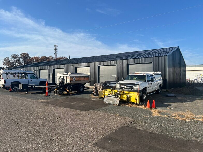 More Photos Of 3095 NW 162nd Ln, Andover Warehouse For Sale