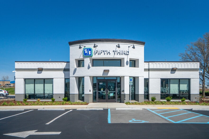 Primary Photo Of 5901 University Dr, Huntsville Bank For Sale