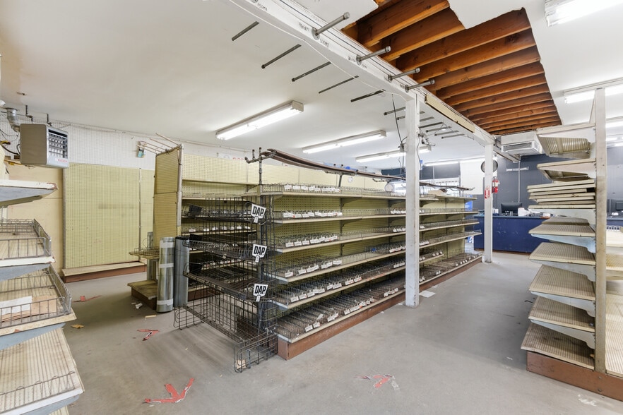 More Photos Of 18446 Vanowen St, Reseda Storefront For Sale