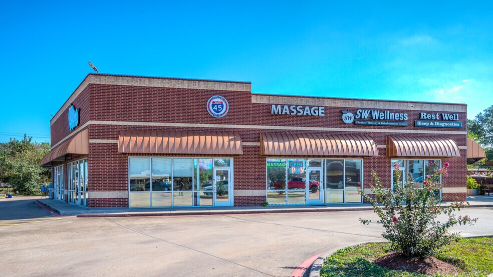 More Photos Of 606-610 FM 517 Rd W, Dickinson Unknown For Lease