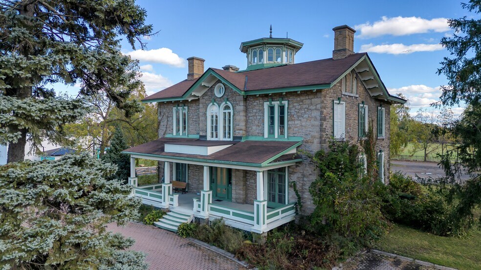 Primary Photo Of 389 King St E, Gananoque Office For Sale