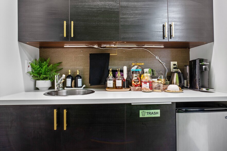 More Photos Of 2535 Kettner Blvd, San Diego Office Residential For Sale