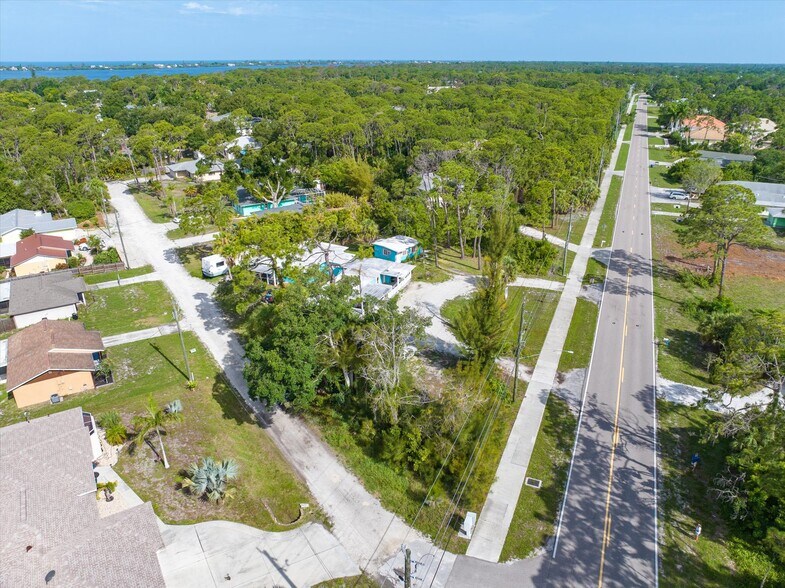 More Photos Of 600 Old Englewood Rd, Englewood Apartments For Sale