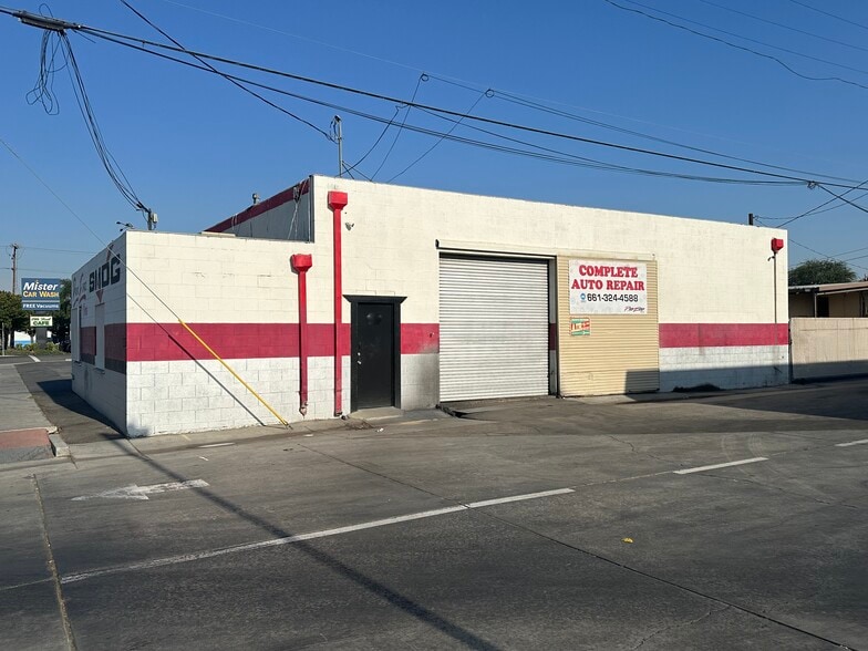 More Photos Of 1330 23rd St, Bakersfield Auto Repair For Sale