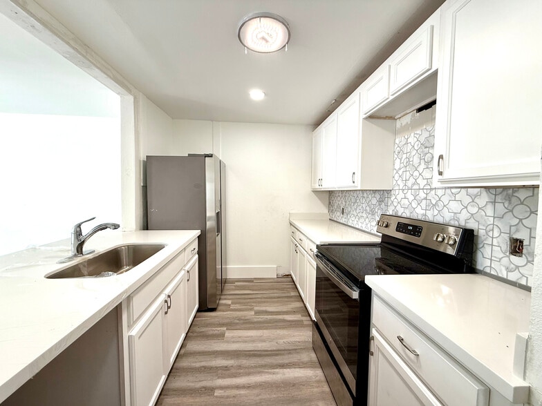 More Photos Of 5506-5510 Beverlyhill St, Houston Apartments For Sale