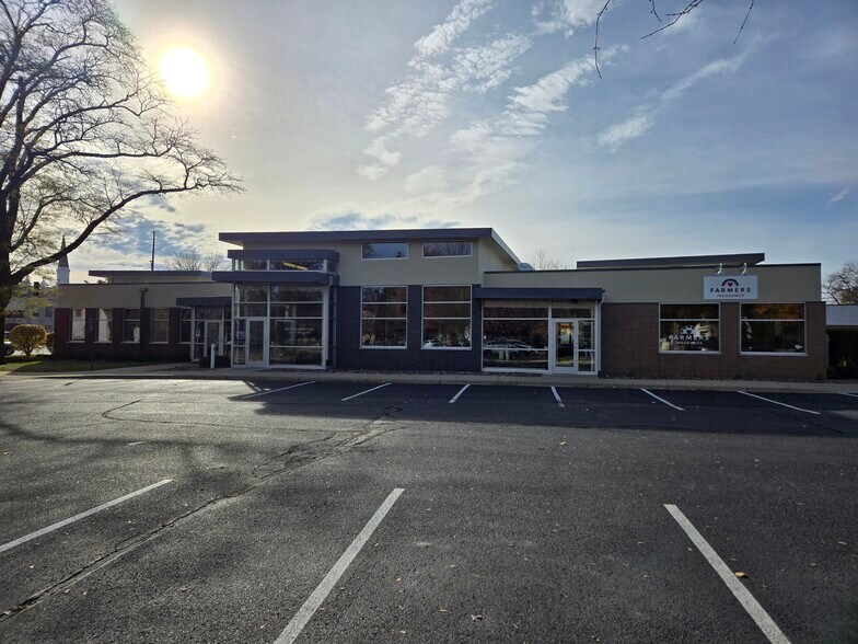 More Photos Of 400 4th St NW, Faribault Office For Sale