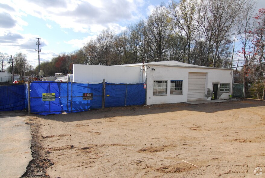 More Photos Of 651 King Georges Post Rd, Edison Warehouse For Lease