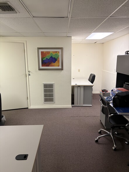 More Photos Of 12165 Metro Pky, Fort Myers Light Manufacturing For Sale