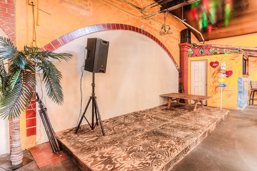 More Photos Of 1319 E 1st Ave, Zillah Restaurant For Sale