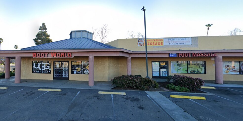 More Photos Of 3175-3185 Midway Dr, San Diego Storefront For Lease