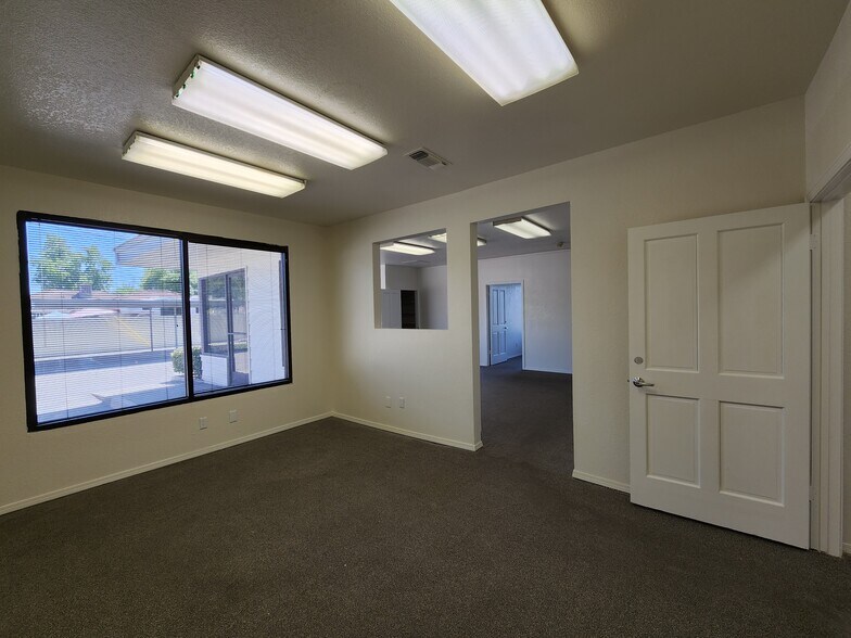 More Photos Of 445 W Dakota Ave, Fresno Office Residential For Sale