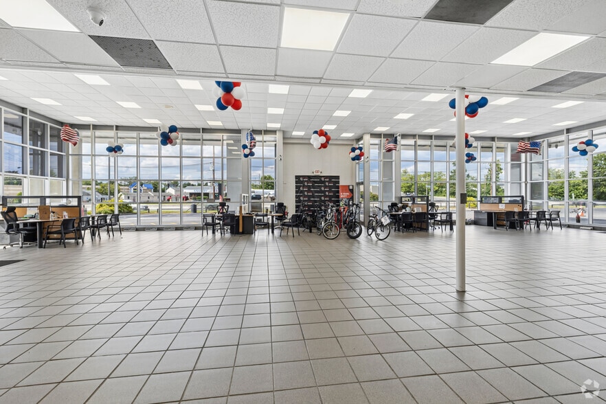 More Photos Of 538 Route 38 E, Maple Shade Township Auto Dealership For Lease