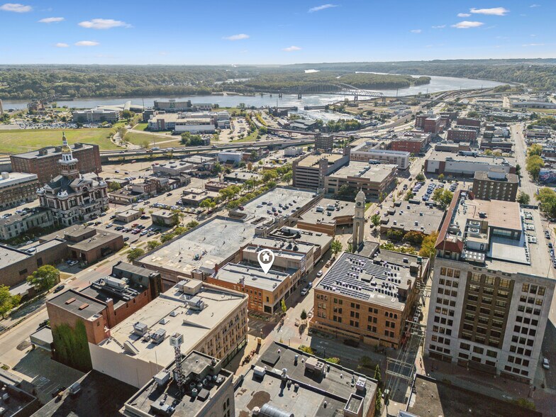 More Photos Of 799 Main St, Dubuque Apartments For Lease
