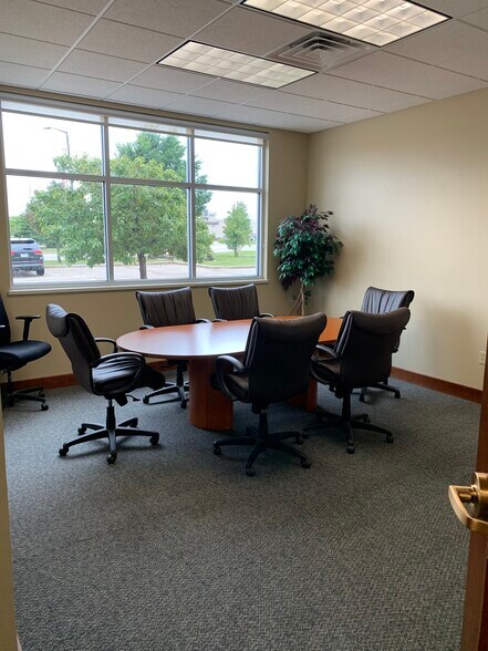 More Photos Of 2363 Holmgren Way, Green Bay Bank For Lease