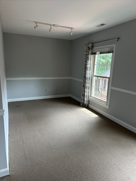 More Photos Of 1829 E Franklin St, Chapel Hill Medical For Lease