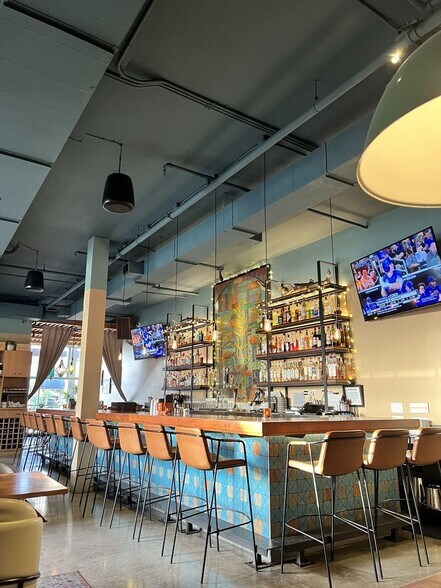 More Photos Of 2255-2259 Avenida De La Playa, La Jolla Storefront Retail Office For Lease