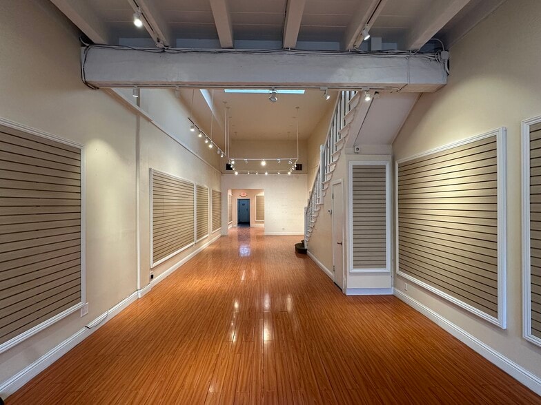 More Photos Of 532-536 Ramona St, Palo Alto Storefront For Lease