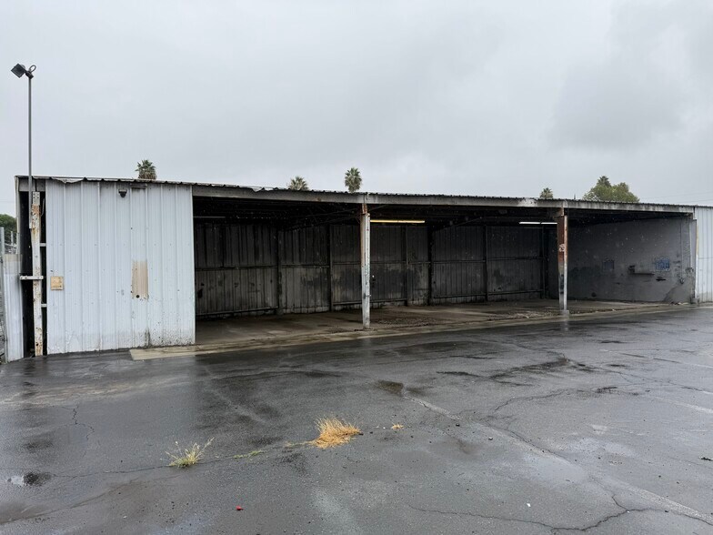 More Photos Of 5925 Payton Ave, Riverside Warehouse For Lease