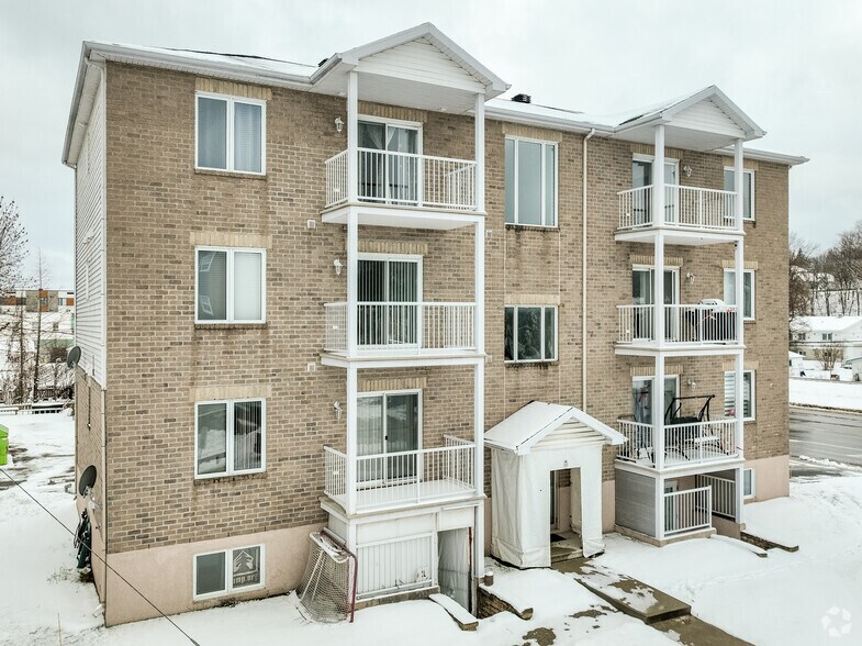 Primary Photo Of 1 Rue Sainte-Cécile, Québec Apartments For Sale