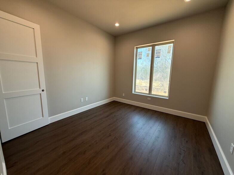 More Photos Of 7196 Crosswater Ave, Tyler Medical For Lease