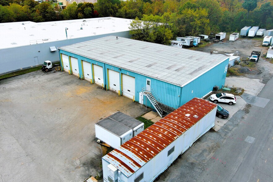 More Photos Of 7185-7189 Montevideo Rd, Jessup Service For Lease