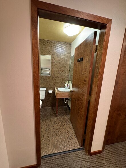 More Photos Of 888 W 2nd St, Reno Office For Lease