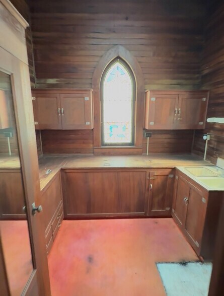 More Photos Of 18-20 E Pleasant St, Avon Park Religious Facility For Sale