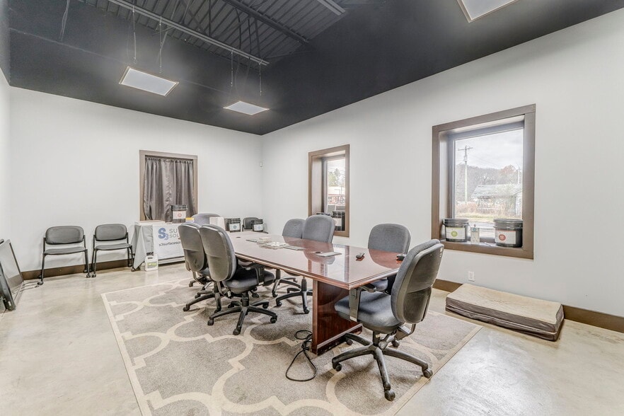 More Photos Of 3239 S Dixie Hwy, Dalton Industrial For Sale