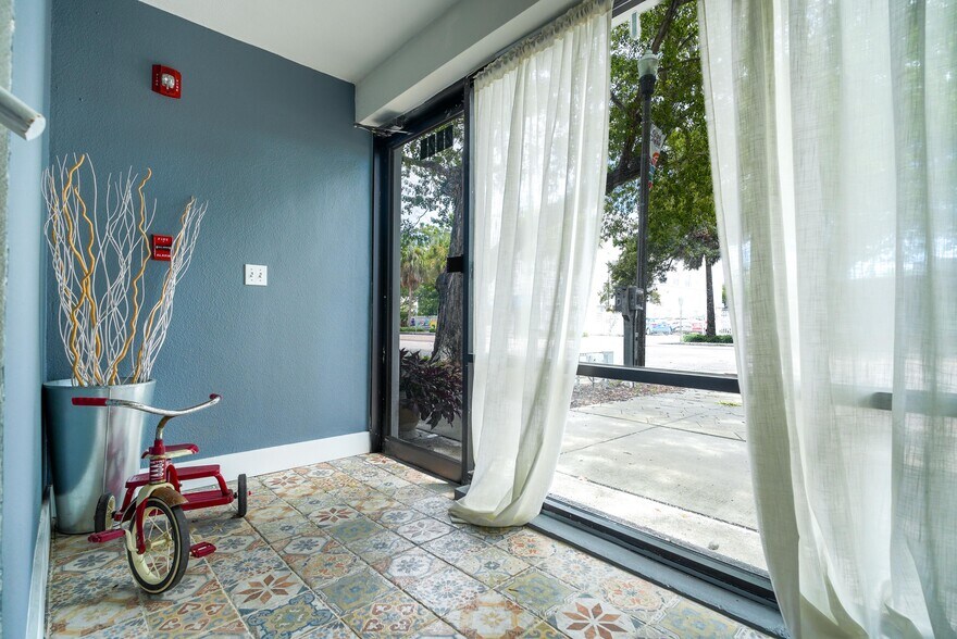 More Photos Of 2531 Central Ave, Saint Petersburg Coworking Space