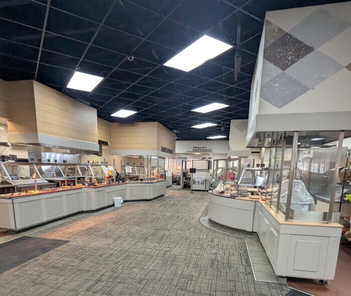 More Photos Of 19120 E Valley View Pky, Independence Restaurant For Lease