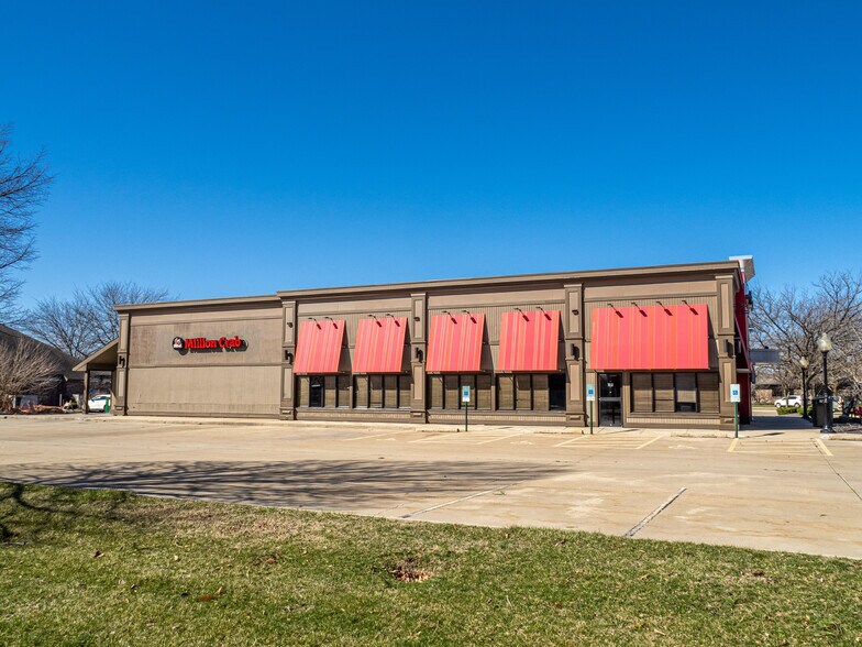 More Photos Of 2100 W White Oaks Dr, Springfield Restaurant For Sale