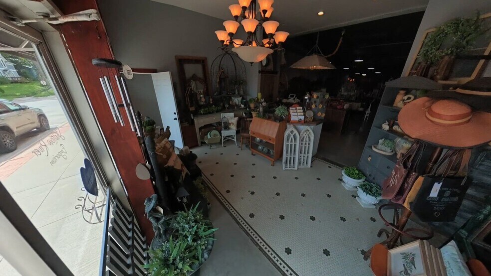 Primary Photo Of 128 S 6th St, Plattsmouth Storefront Retail Residential For Sale