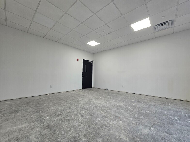 More Photos Of 374 Green St, Woodbridge Coworking Space