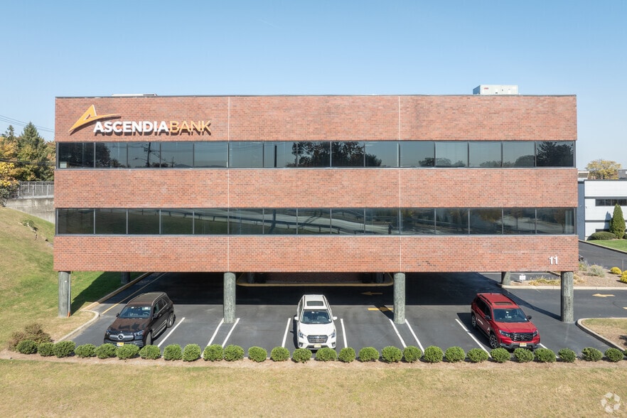 More Photos Of 11 Harristown Rd, Glen Rock Office For Lease