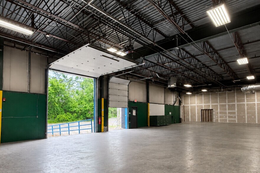 More Photos Of 200 Cascade Blvd, Milford Research And Development For Lease