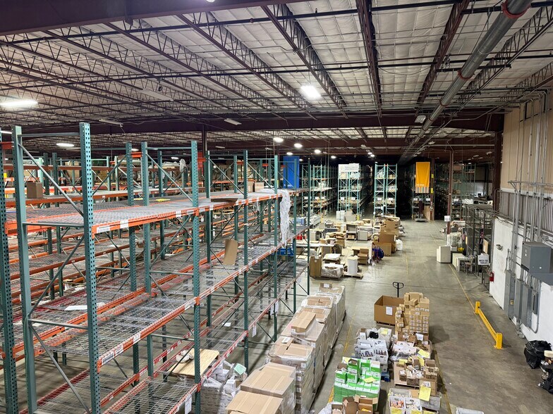 More Photos Of 4100-4202 Technology Dr, South Bend Distribution For Lease